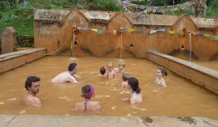 Natural hot spring ( Hot water